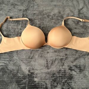 Skims 34d push up